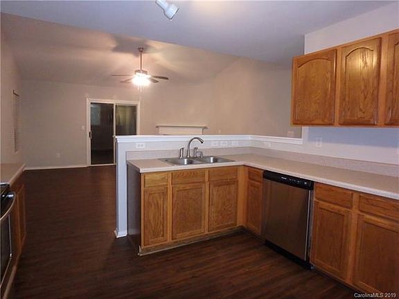 5th image of 4120 Larkhaven Village Dr