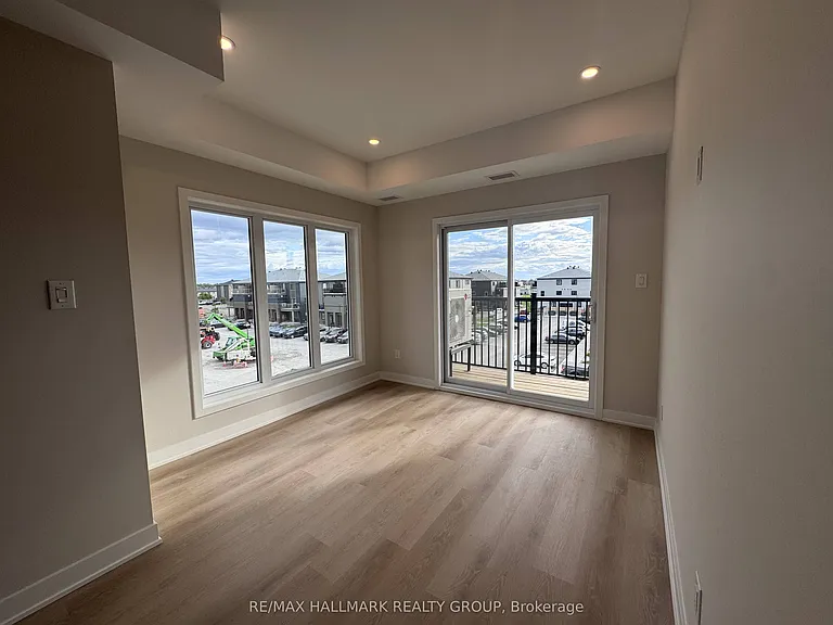 2370 Tenth Line Rd #302 — Photo 8