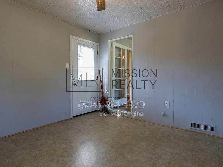 1107 Ironington Rd — Photo 6