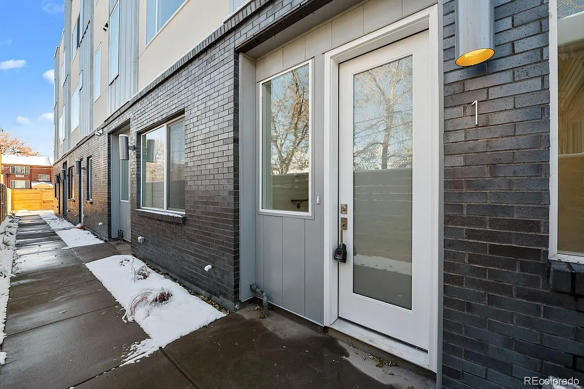 3 bed, 3.0 bath, 1541 sqft, $3,465 — Photo 3