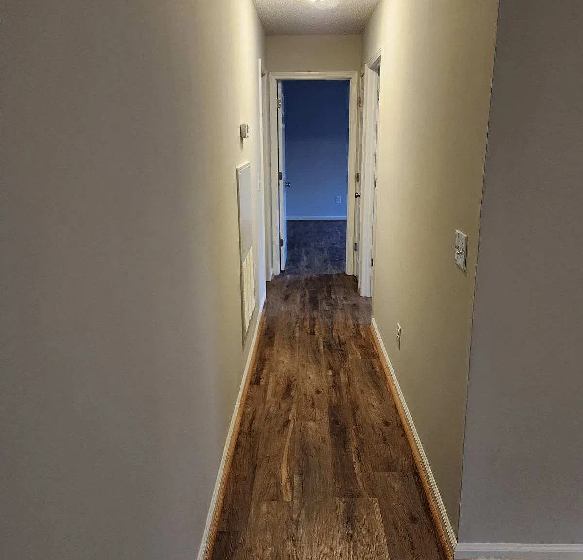 Cambridge Apts - Building 4 - H — Photo 2