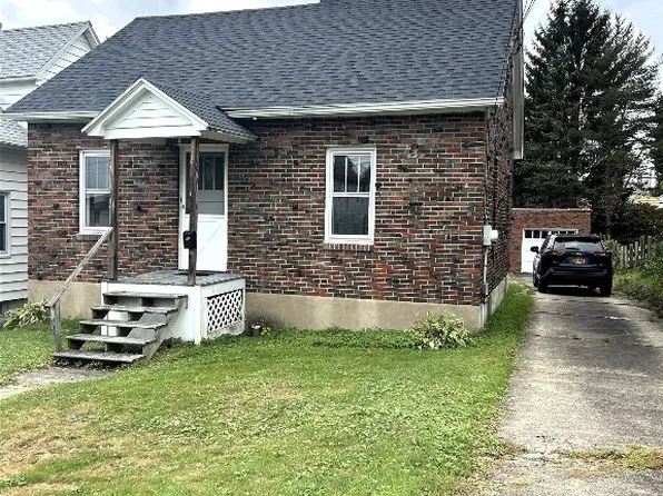 49 Academy St, Johnson City, NY 13790