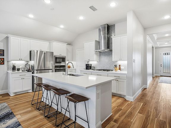 4th image of 809 Mildren Ln