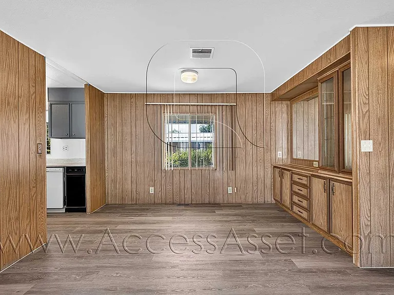 16450 Monterey St — Photo 10