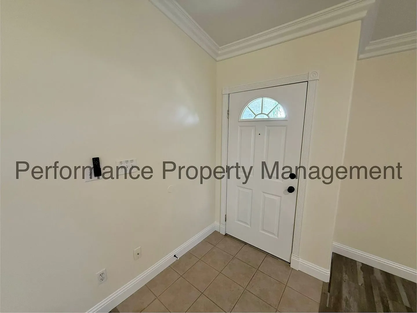 Cozy 3 Bed/2 Bath + Office in SW Bakersfield W/ Pool, RBP & Deposit Alternative Option — Photo 2
