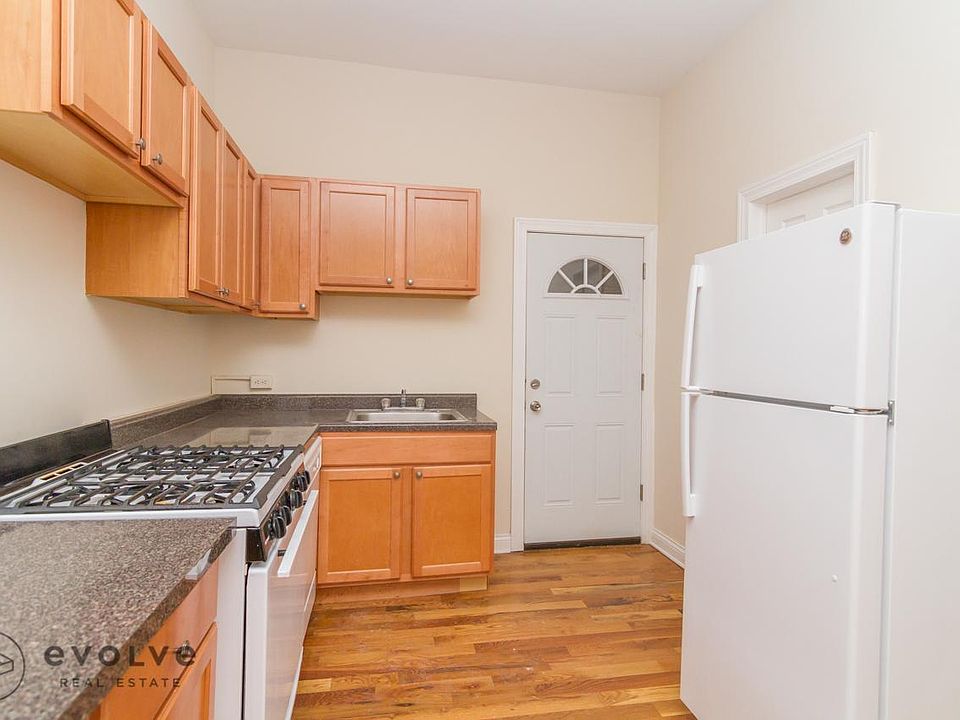 1st image of 639 W Oakdale Ave #4AC