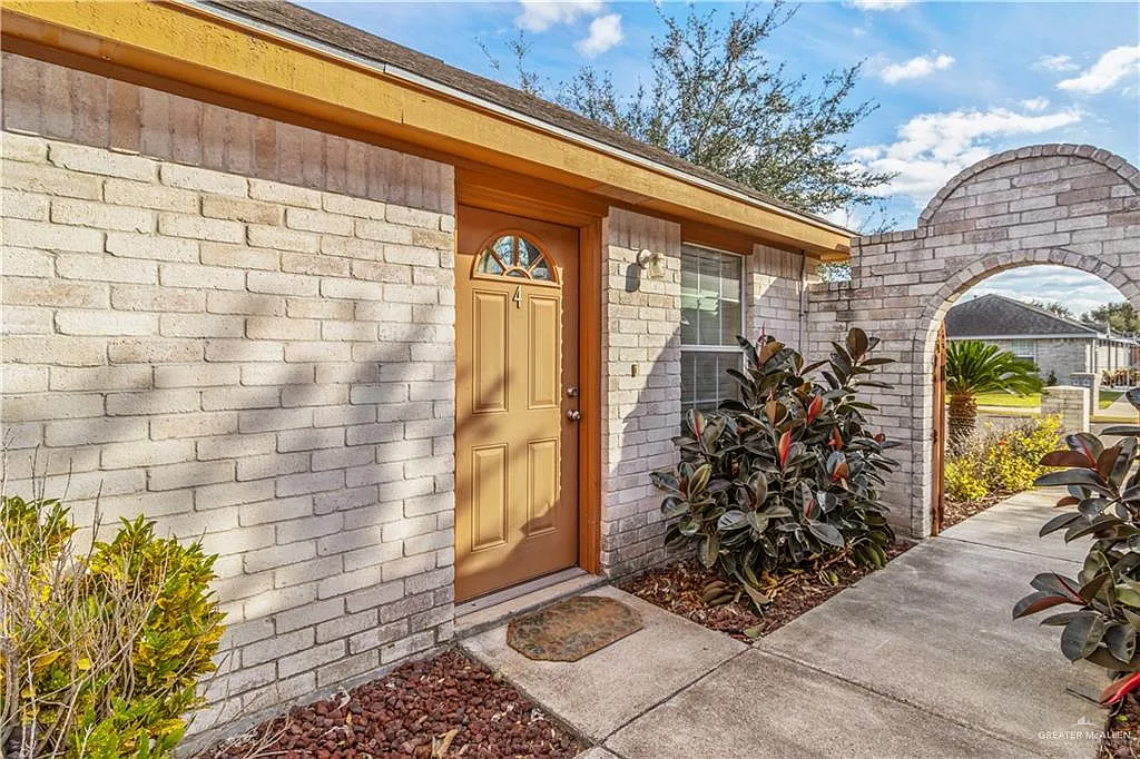 2 bed, 2.0 bath, 1035 sqft, $850 — Photo 1