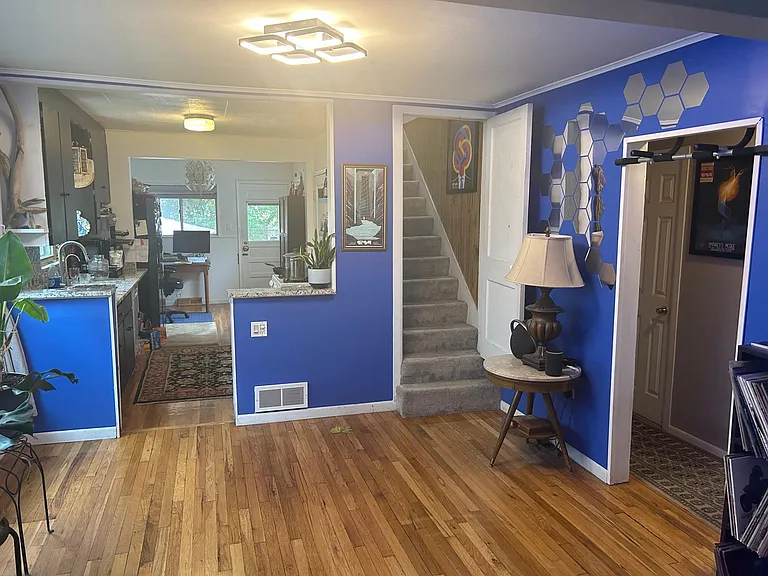 511 E Woodland St — Photo 2