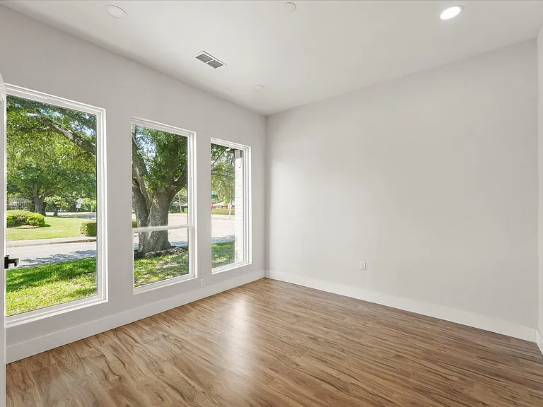 7103 Blythdale Dr — Photo 9