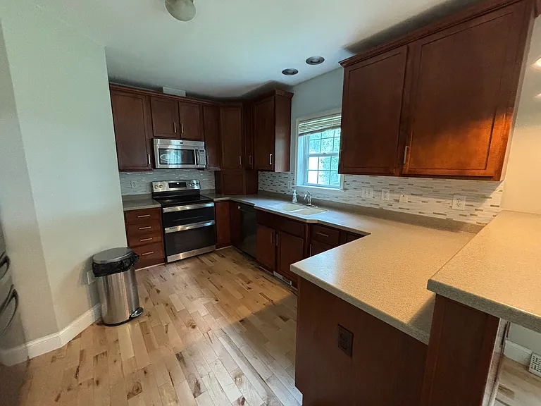 1835 Clarke Blvd — Photo 10