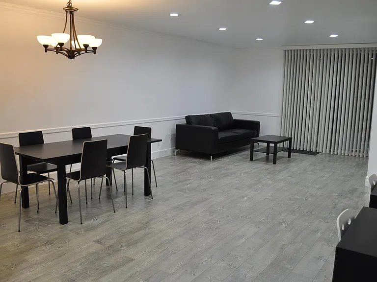 540 Kelton Ave — Photo 6