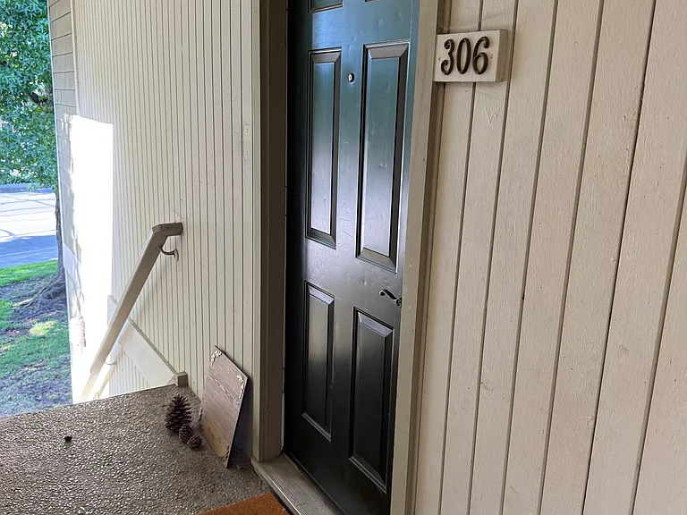 280 Easy St #306 — Photo 1