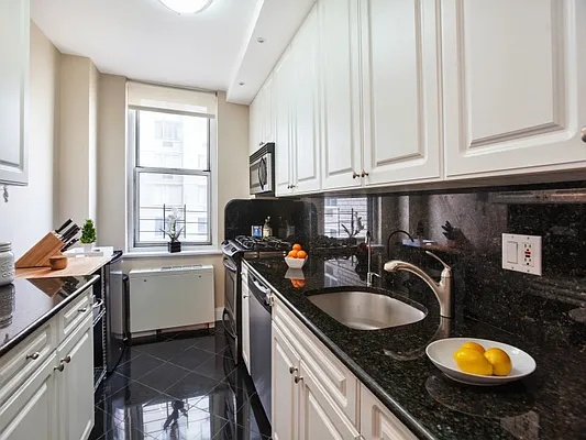 Sold by Sotheby's International Realty | media 4