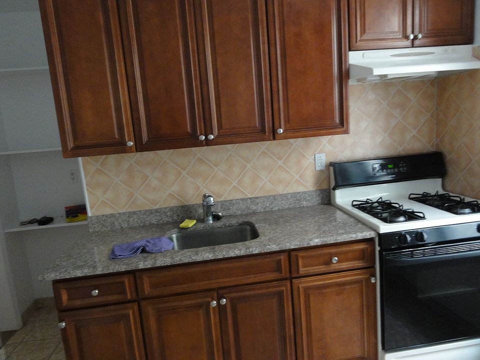 1st image of 2450 27th St