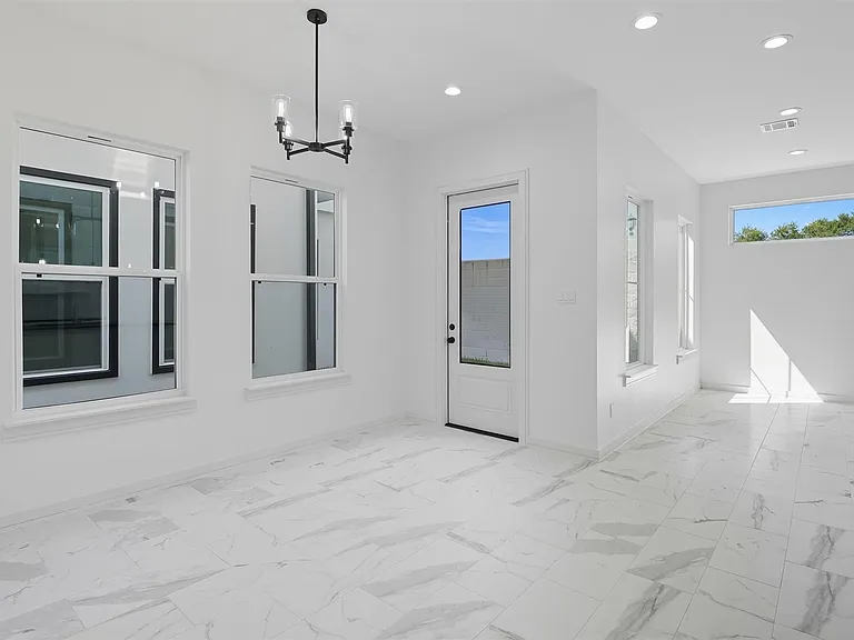 2929 El Fenice Ln — Photo 11