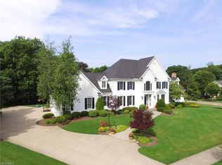 2716 Carriage Hill Dr, Cuyahoga Falls, OH 44223