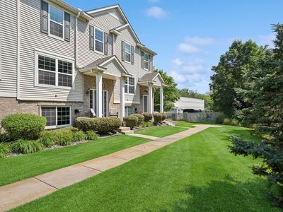 933 Ledgestone Dr, Mahtomedi, MN, 55115