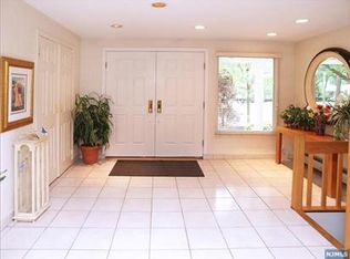 679 Rutgers Pl, Paramus, NJ 07652