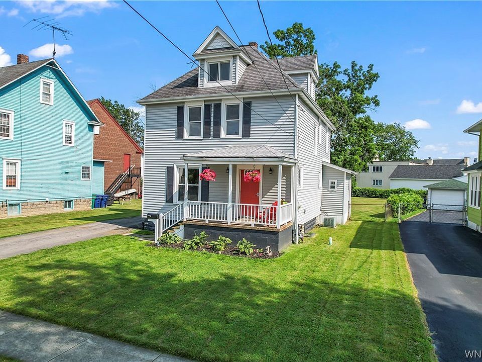 8813 Munson Ave, Niagara Falls, NY 14304 | Zillow