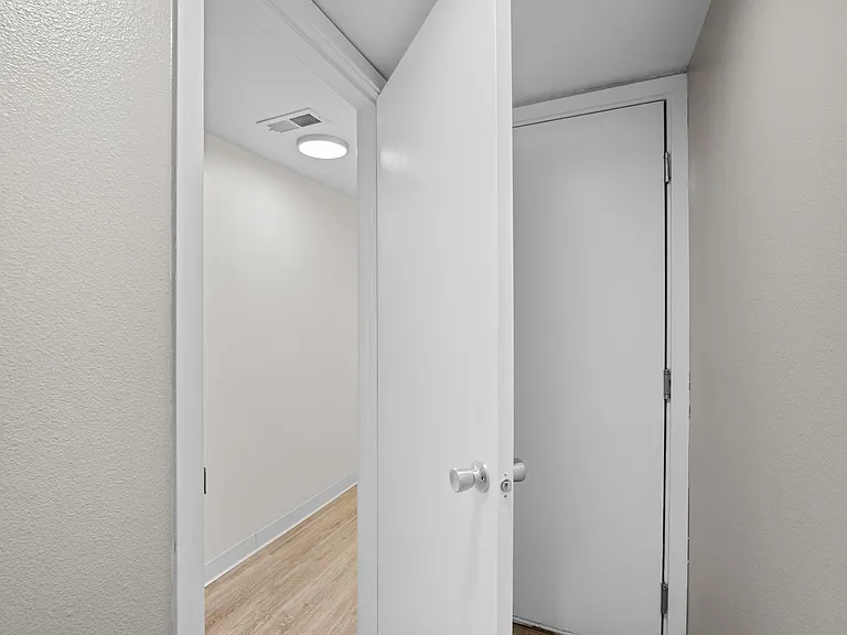Gateway Crossing Apartments — Photo 22