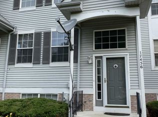 17456 S Sauk Dr, Lockport, IL 60441