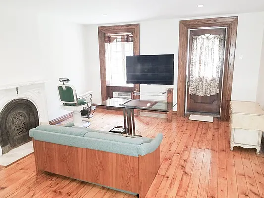 Rented by Ulas Real Estates Inc | media 10