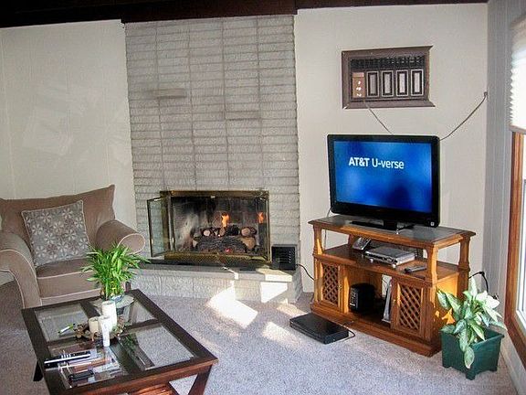 2nd image of 4915 N McVicker Ave