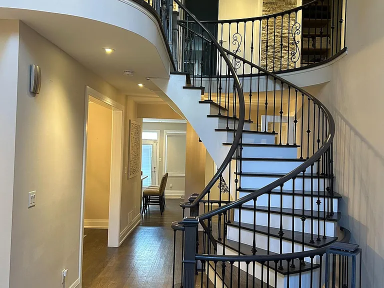 18 Theobalds Cir — Photo 4