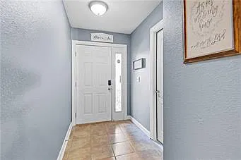2 bed, 2.5 bath, 1358 sqft, $2,100 — Photo 3