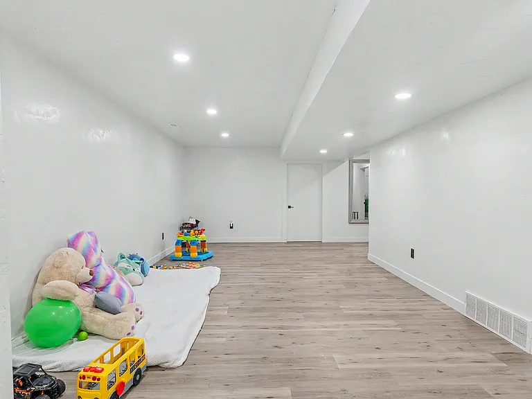 74 Stillwater Rd — Photo 52