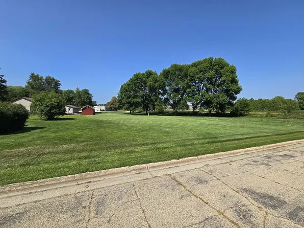 Van Buren St #14, Oconto Falls, WI 54154
