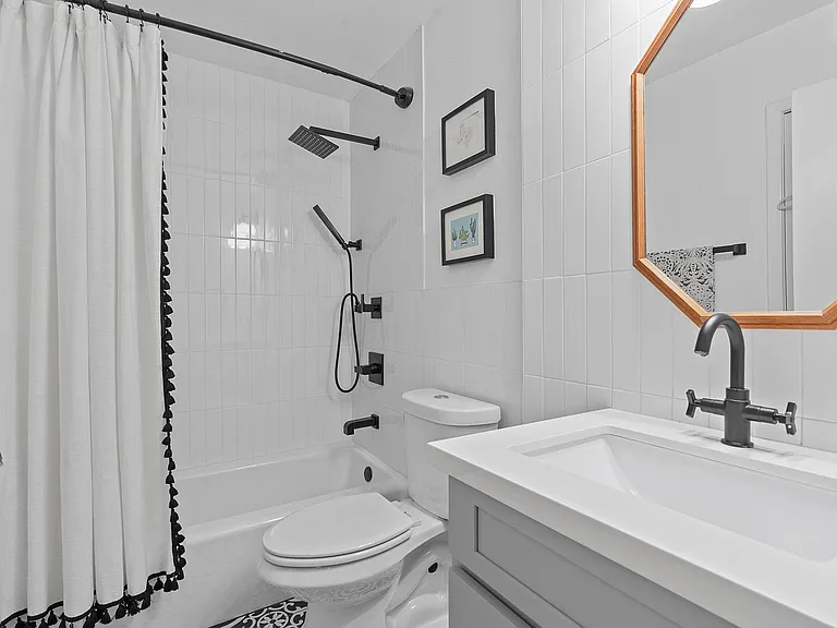 4916 Transit Cir — Photo 16