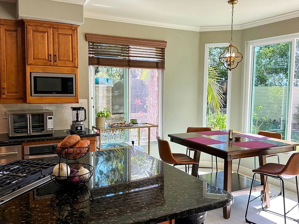 1st image of 4665 Da Vinci St