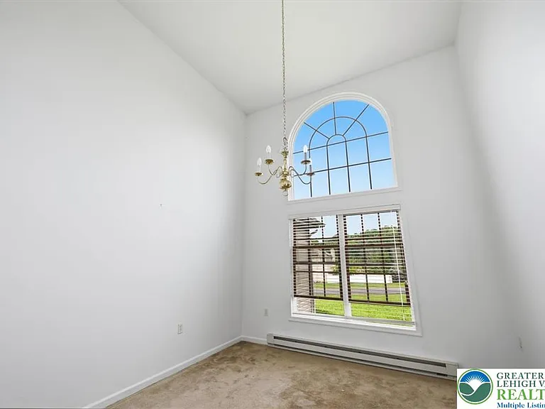 86 Northpark Dr E — Photo 20