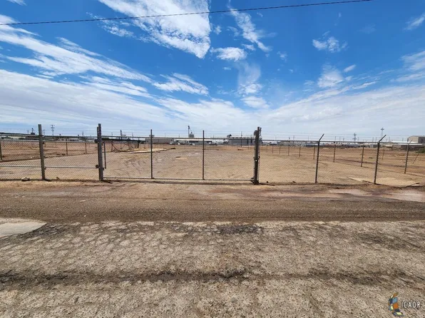 5 P St, Imperial, CA 92251