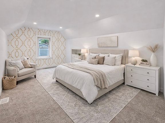 2nd image of 3019 W Lincoln Rd