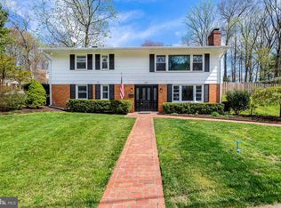 202 Ross Dr SW, Vienna, VA 22180
