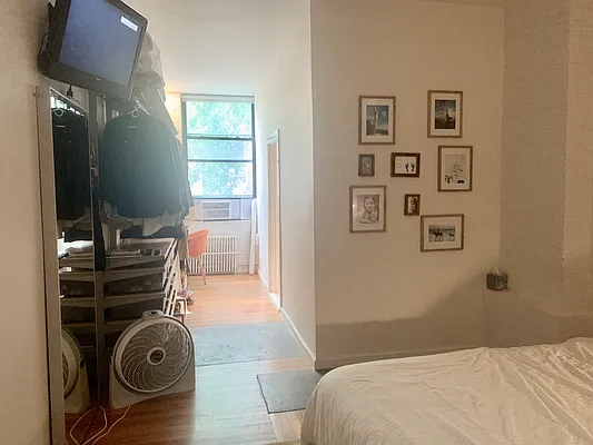 Rented by A P Realty Group NY LTD | media 54