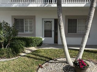 186 Gabriel Cir APT 3, Naples, FL 34104