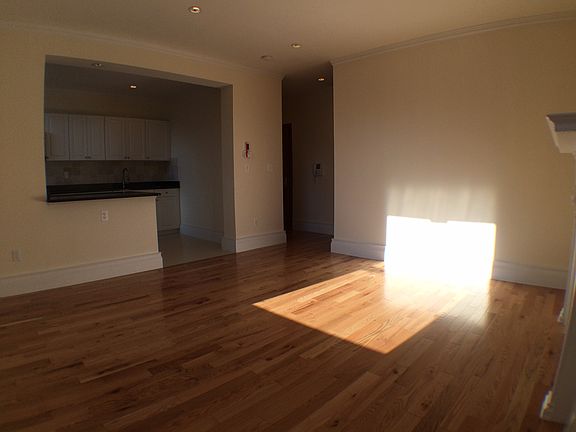 3rd image of 265 W 81st St APT 9B