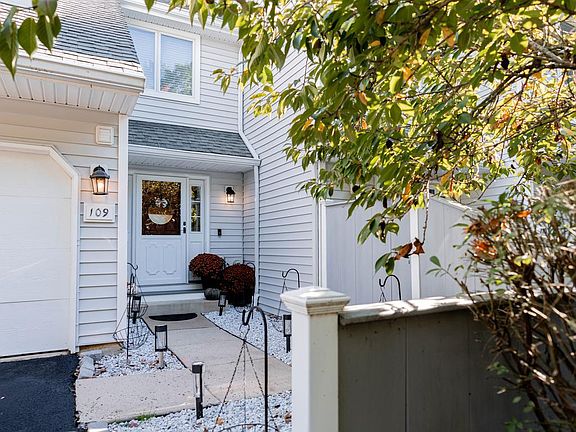 4th image of 109 S Orchard Ave