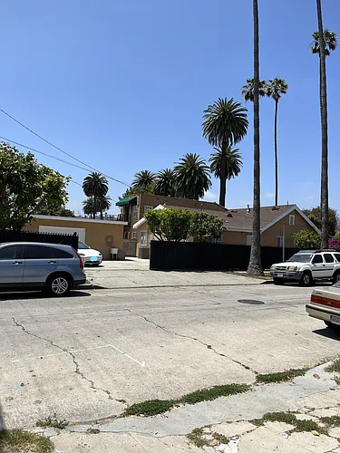 2800 S Mansfield Ave Photo 1