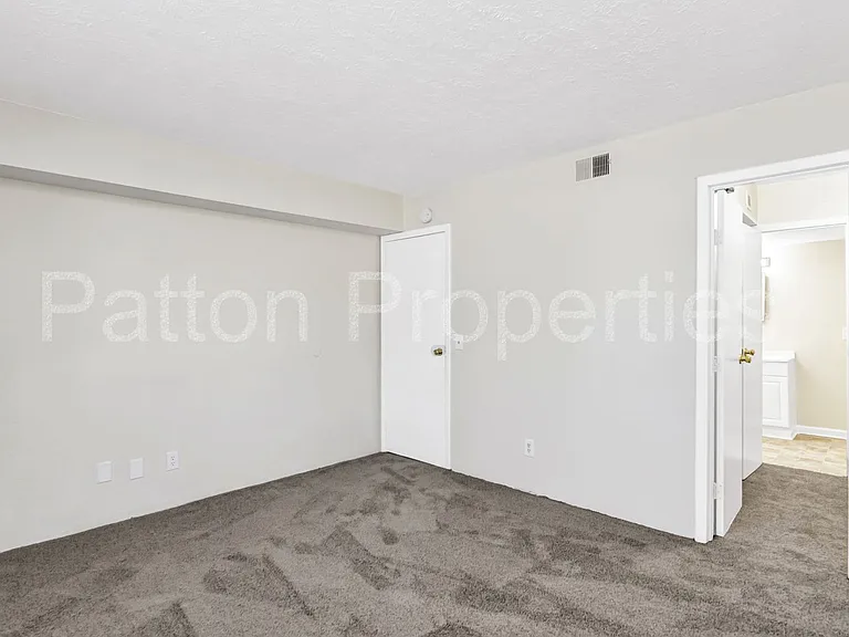 1218 Old Manor Rd — Photo 9