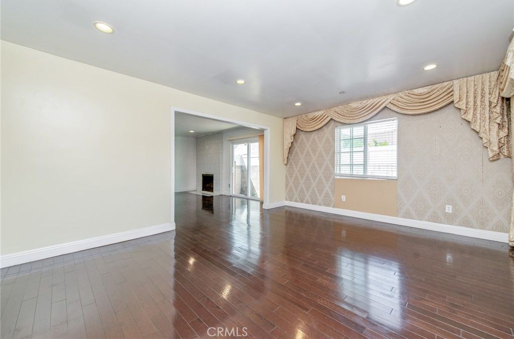 10530 Newville Ave, Downey, CA - More