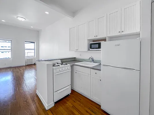 Rented by Brown Harris Stevens | media 2