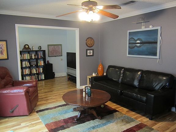 5th image of 1000 Alden Dr