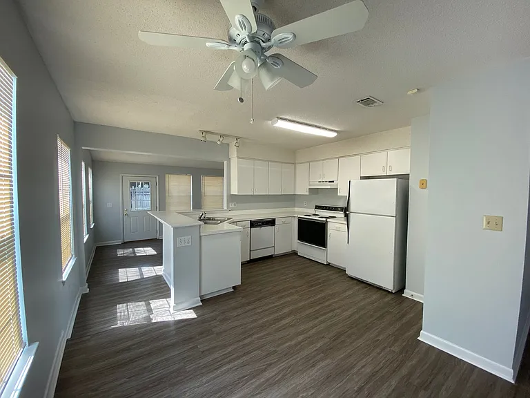 169 Wright Cir — Photo 6