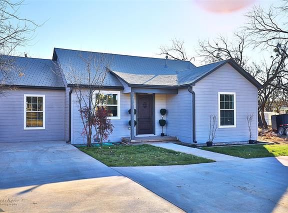 3rd image of 1525 Sayles Blvd