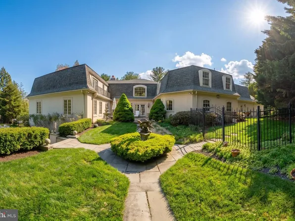 160 Abrahams Ln, Villanova, PA 19085