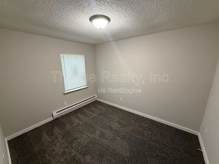 605 E Wilson St — Photo 5